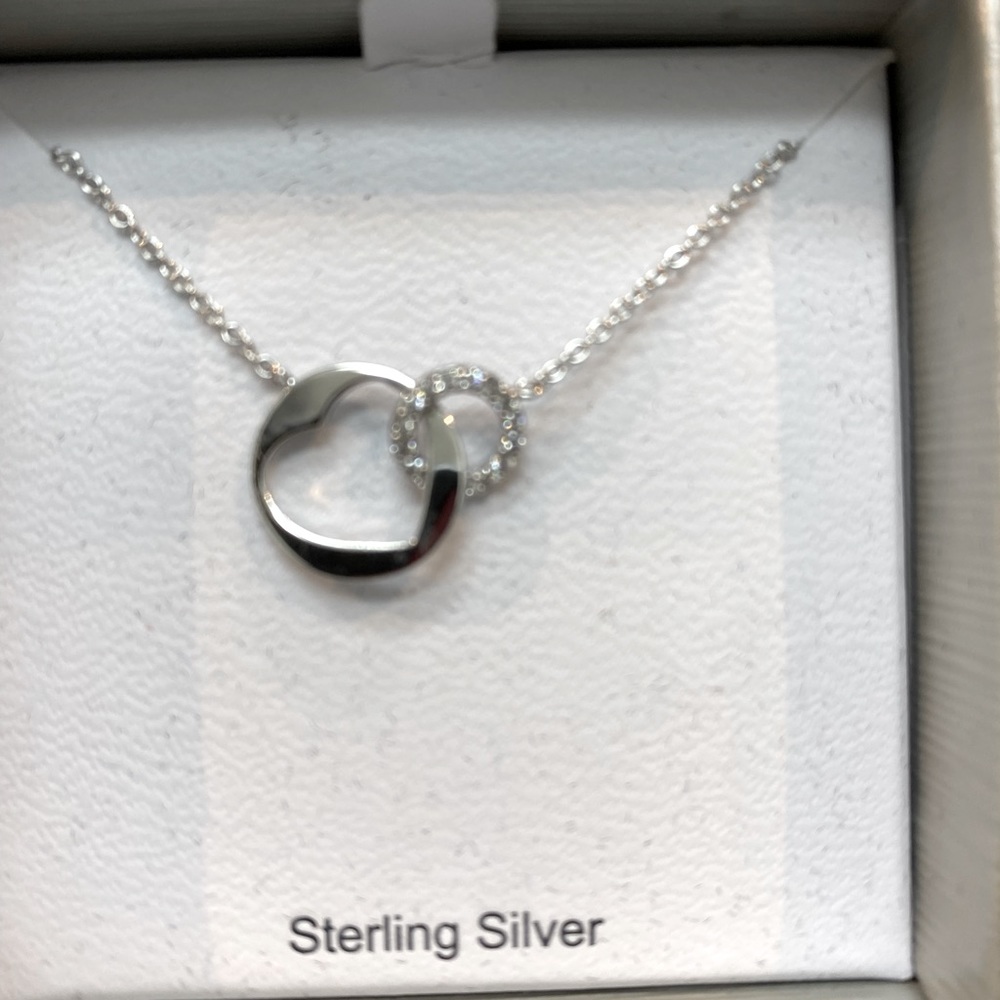 Beatiful brand new necklace